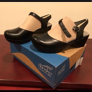 Dansko Womens Sam Black Sandal size 8.5-9